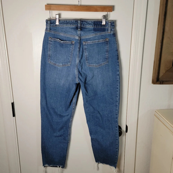 Abercrombie & Fitch Curve Love High Rise Mom Jeans | Distressed Size 29/8R NWOT - Picture 8 of 11
